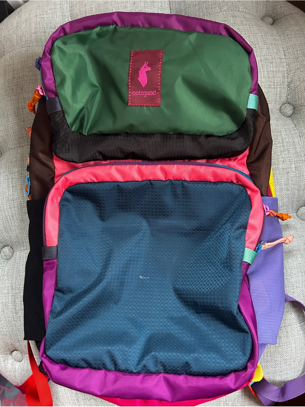 Cotopaxi Tasra 16L Del Día Backpack Multicolor Original Clamshell Travel Pack